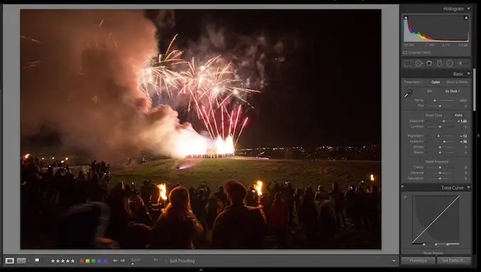 Kontrastopplæring med fyrverkeri på hogmanay i Lightroom - etter