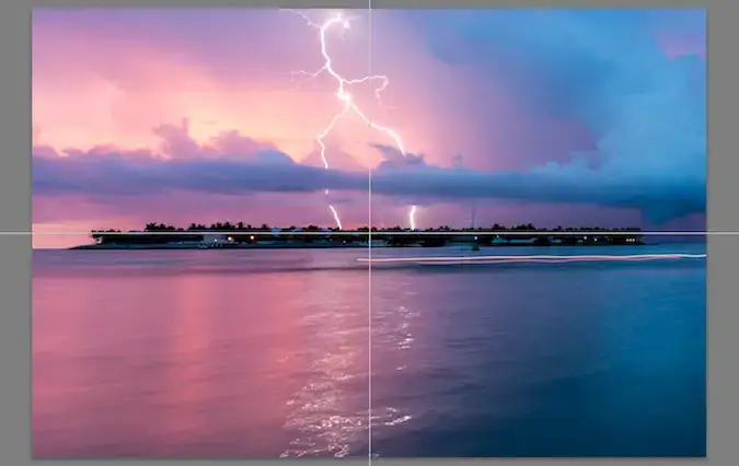 ภาพธรรมชาติฟ้าชมพูของฟ้าผ่าในเวลาพลบค่ำหน้ากากปรับระดับ