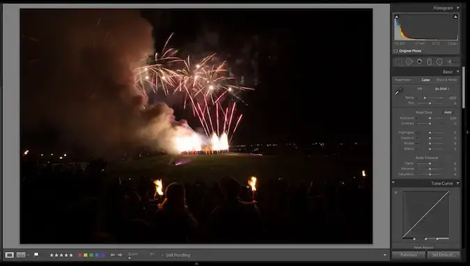 Kontrastopplæring med fyrverkeri på hogmanay i Lightroom – før