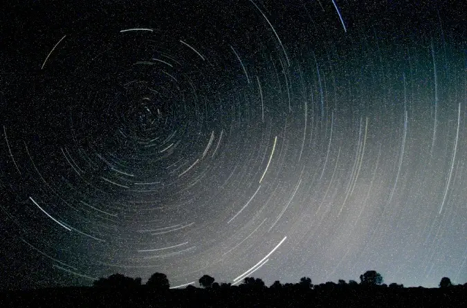 Utrolig bilde av stjerner som trilles i Western Australia outback