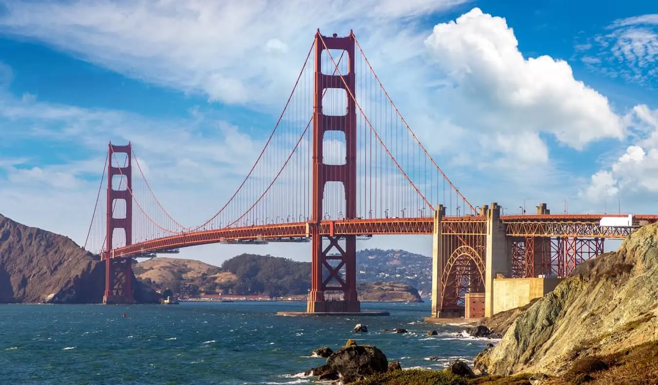 El famós pont Golden Gate a San Francisco, EUA al capvespre