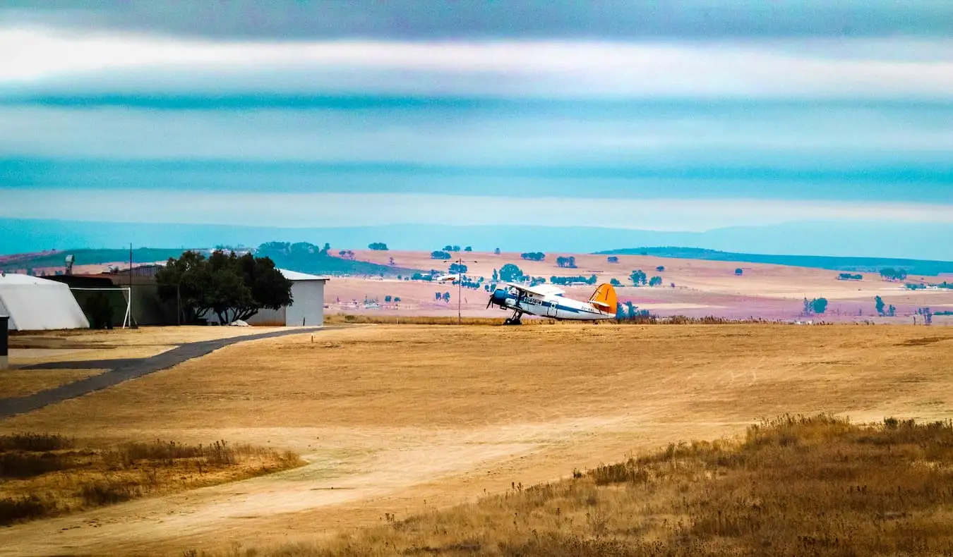 krūmo lėktuvas, stovėjęs aerodrome Pietų Afrikoje