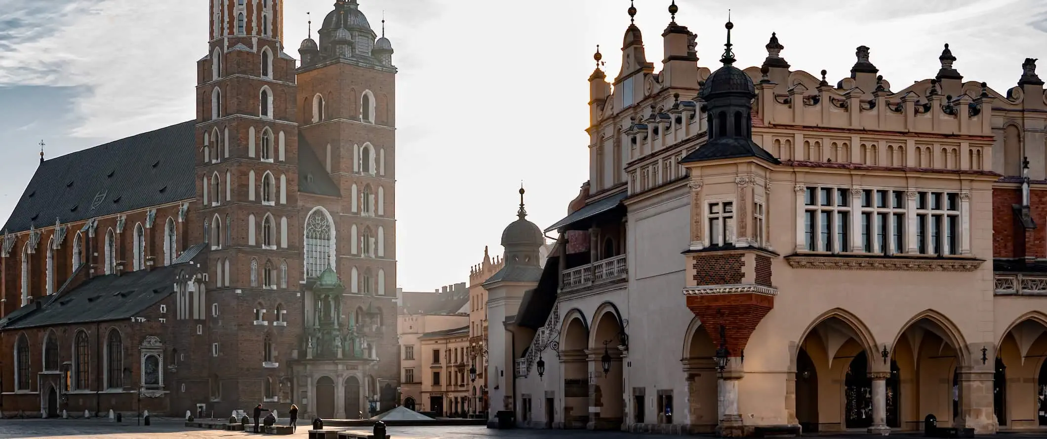 Zgodovinske stavbe v bližini starega mestnega jedra Krakova na Poljskem