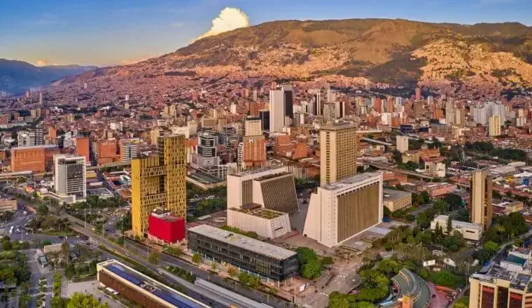 14 coses a fer a Medellín (i l'ÚNICA cosa que no cal fer!)