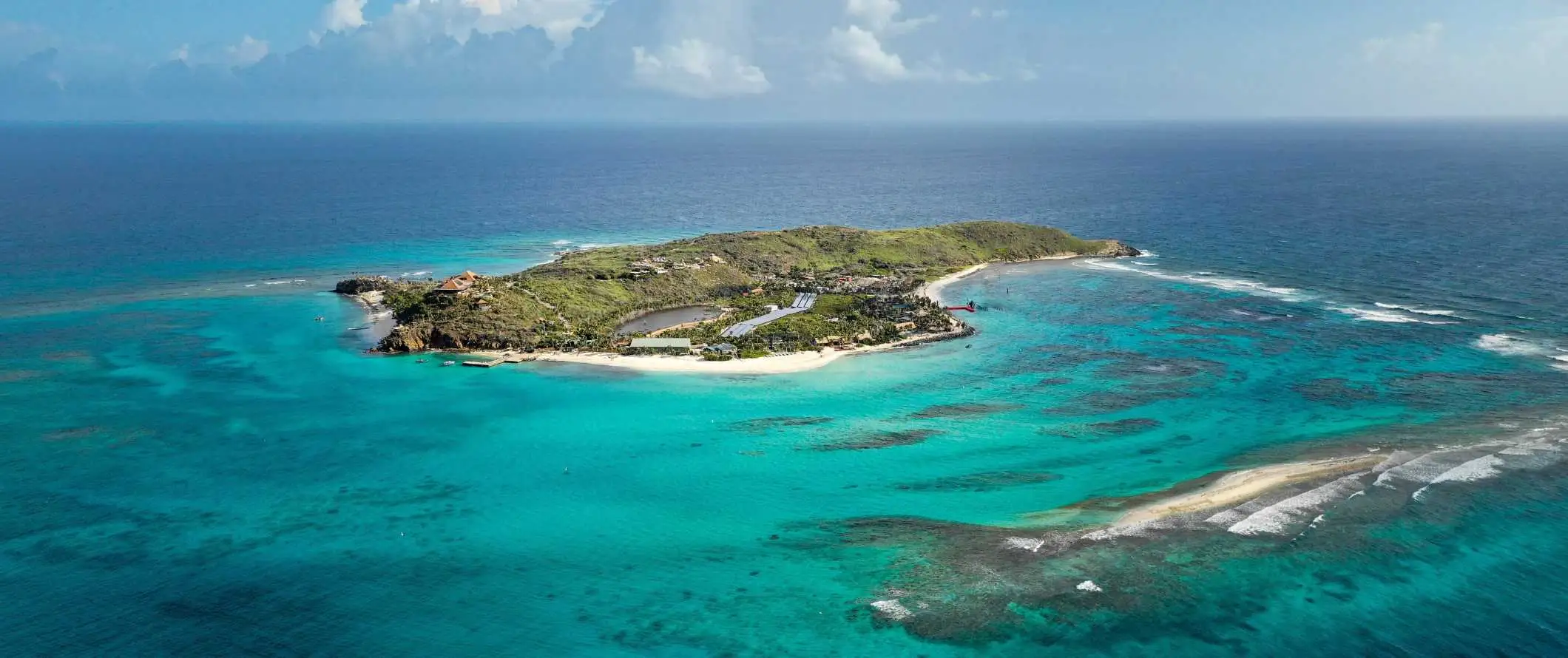 Letecký pohled na Necker Island na Britských Panenských ostrovech