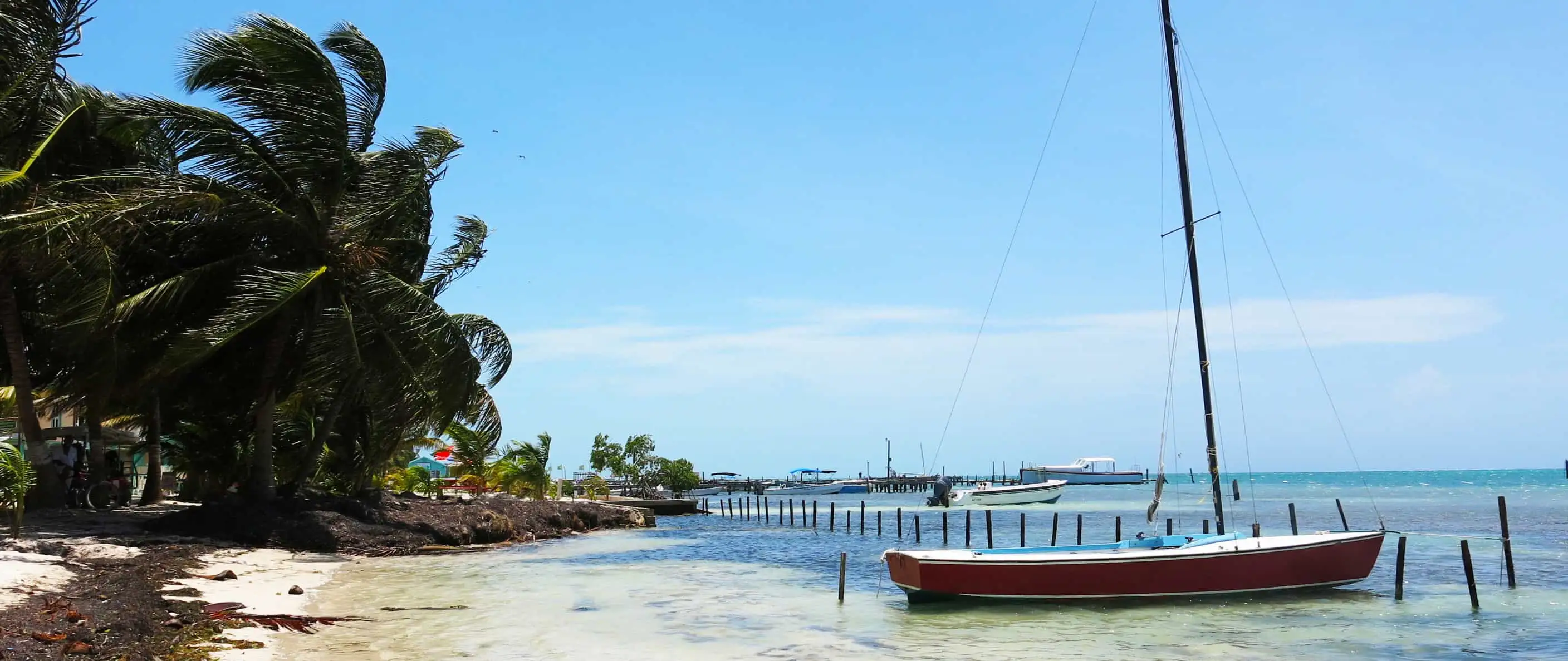 une scène de plage à Caye Caulker, Belize