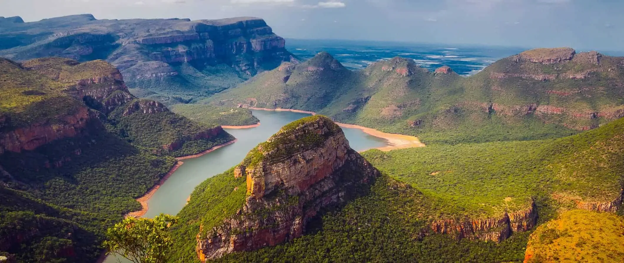 Pemandangan udara yang indah dari pemandangan subur di Afrika Selatan