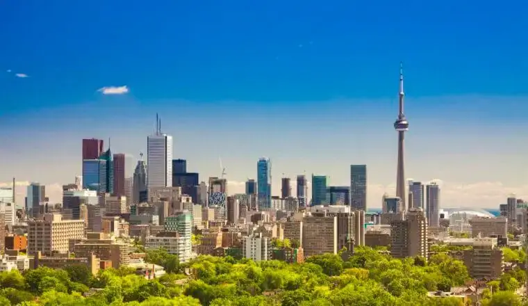 Tempat Menginap di Toronto: Kejiranan Terbaik untuk Lawatan Anda