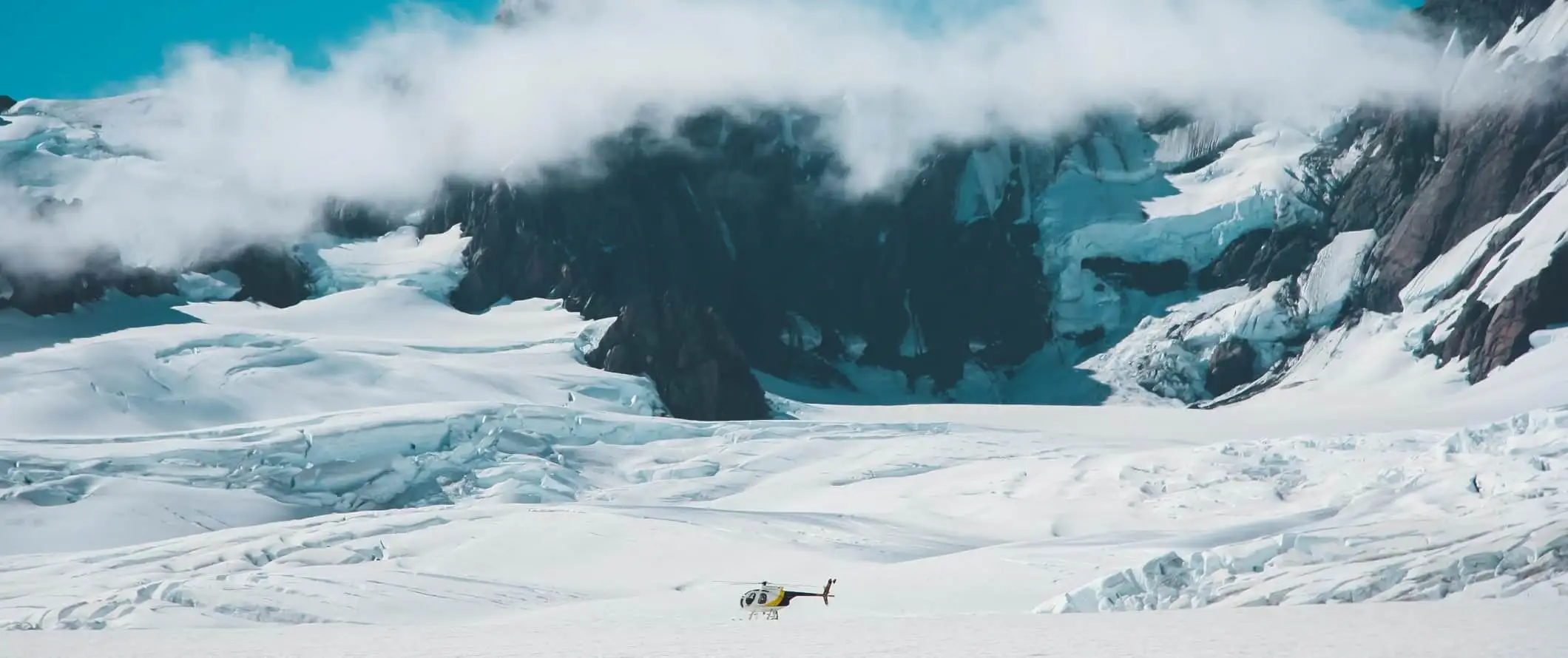 Atterraggio in elicottero sul ghiacciaio Franz Josef in Nuova Zelanda.