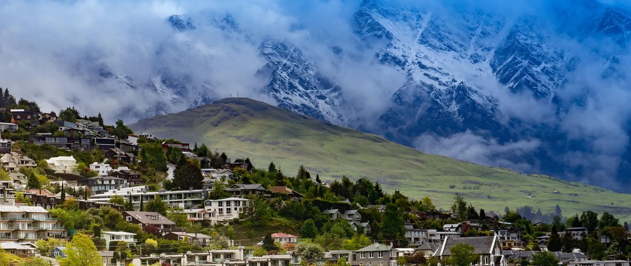 Queenstownra nézett a dombokról