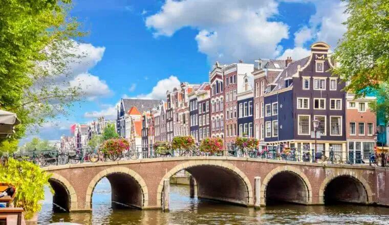 9 labākie hosteļi Amsterdamā