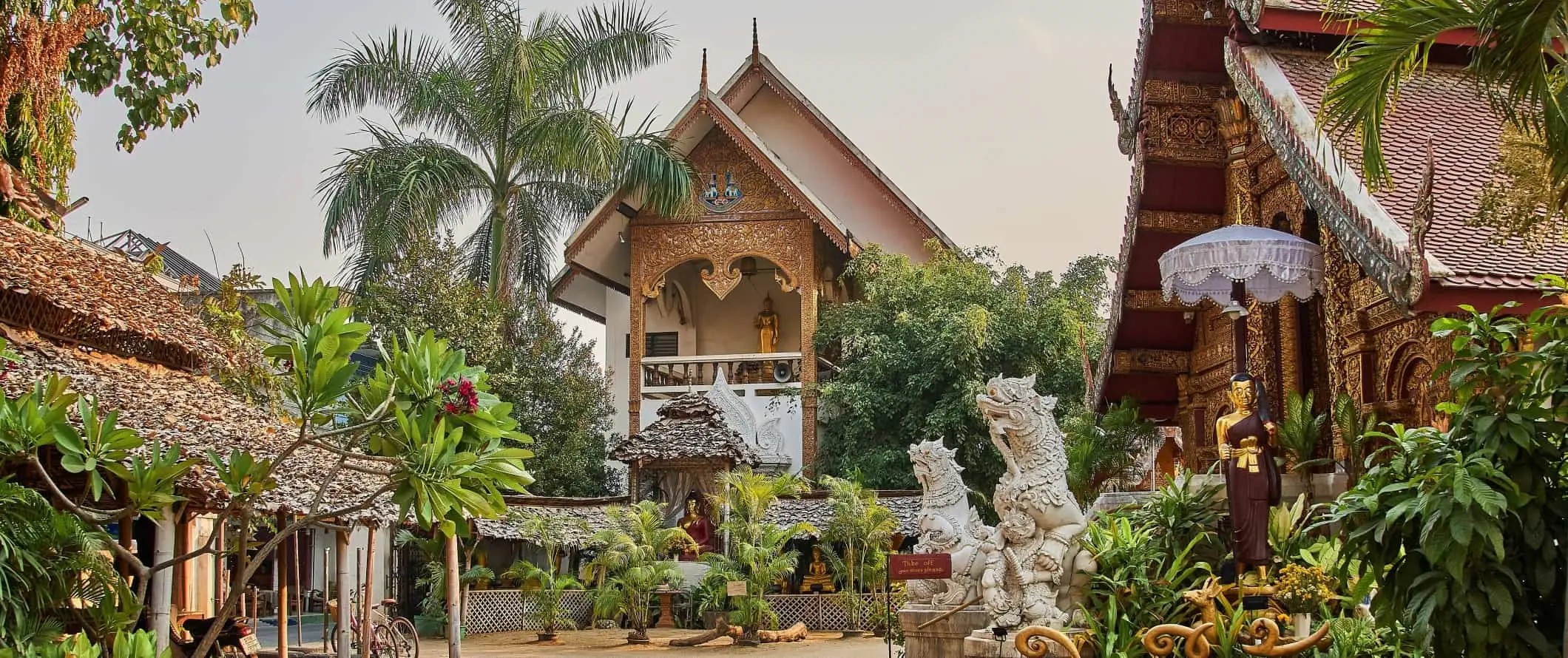 Tayland'ın birçok çarpıcı tarihi Budist tapınağı olan Chiang Mai'den biri