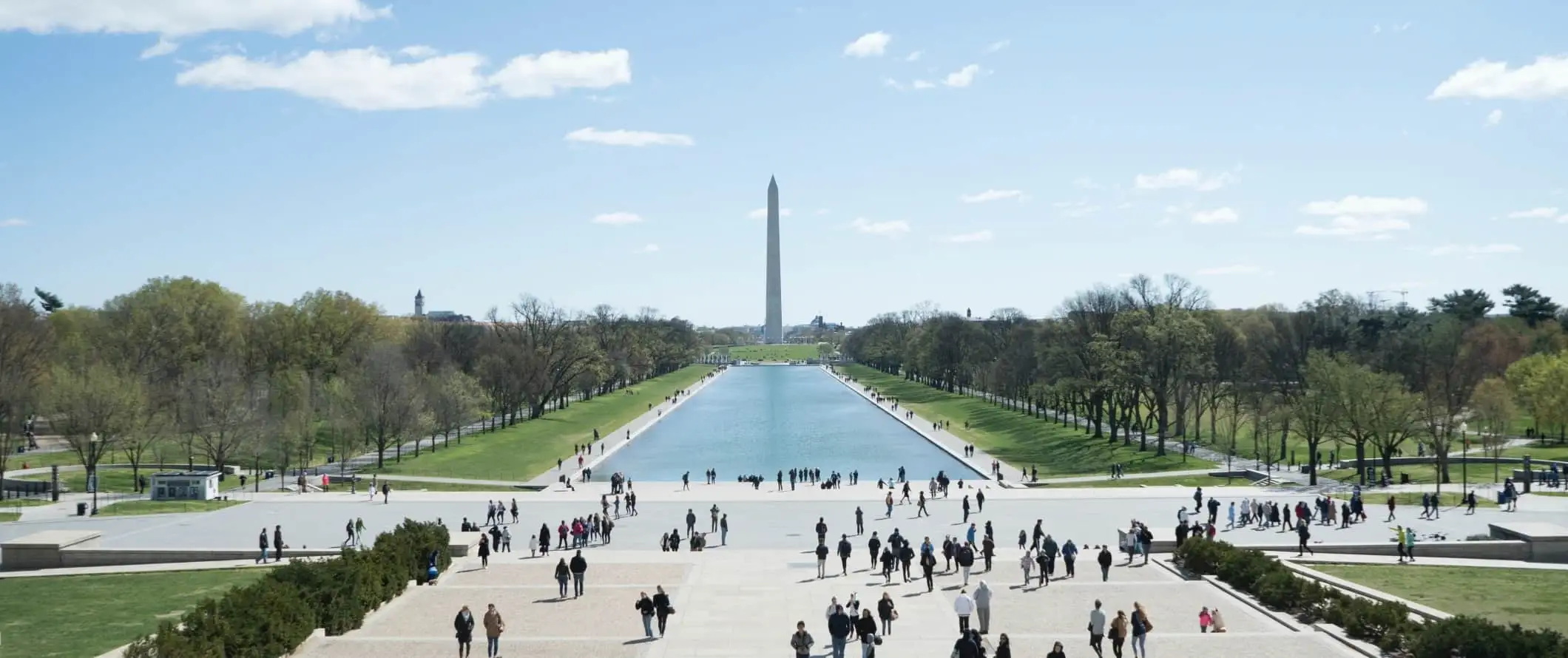 National Mall met reflecterend zwembad en Washington-monument op de achtergrond, in Washington, DC.