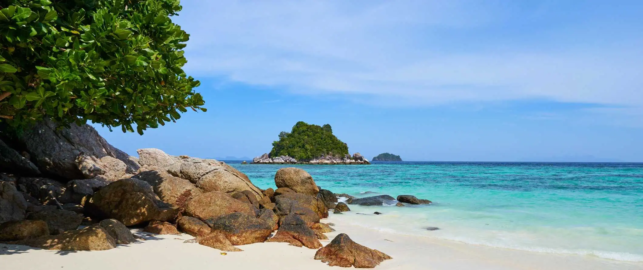 Una playa aislada en Ko Lipe, Tailandia