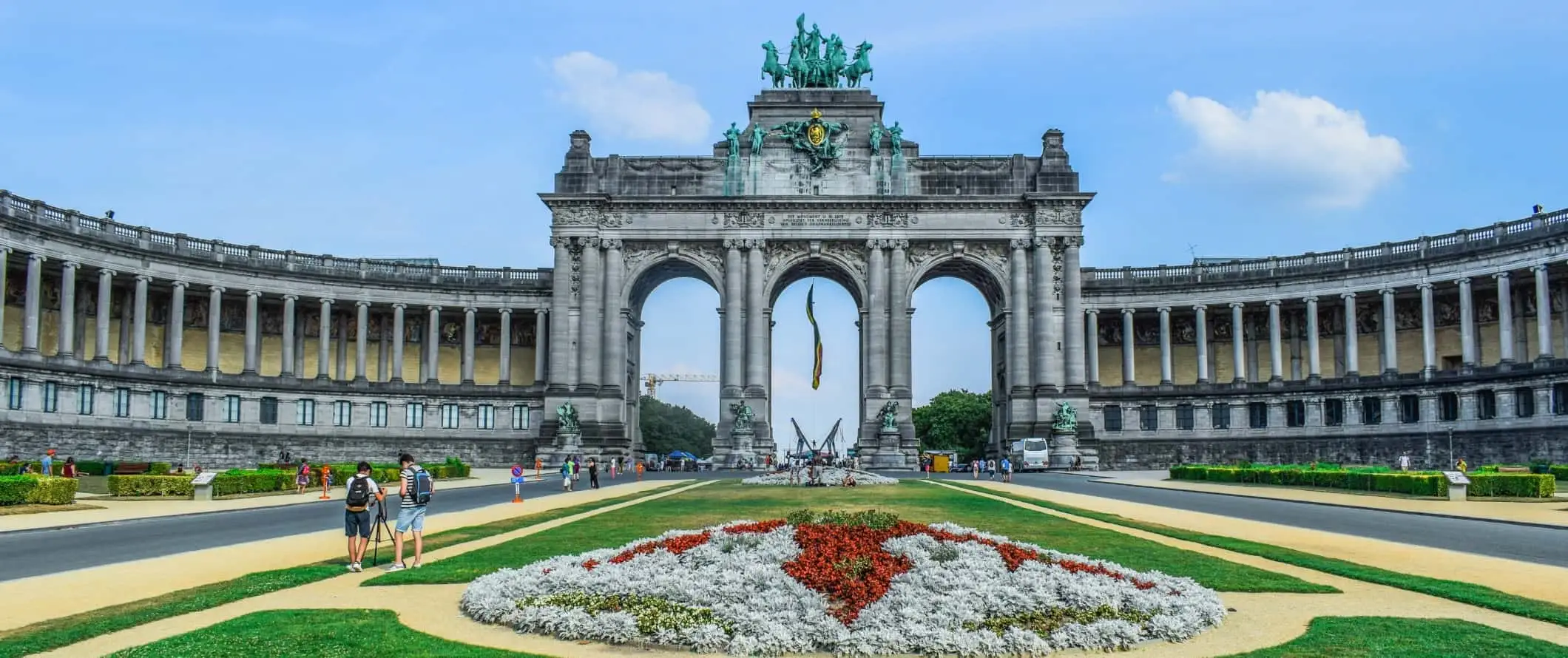 Der Parc du Cinquantenaire, ein U-förmiges Denkmal in Brüssel, Belgien