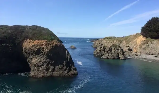 Luonnonkaunis näkymä Tyynellemerelle Pacific Coastal Drivesta